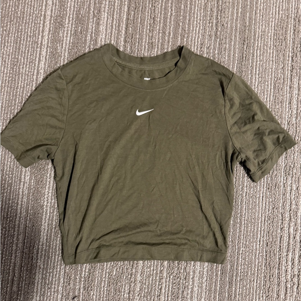 Nike Women’s Slim Cropped Tshirt